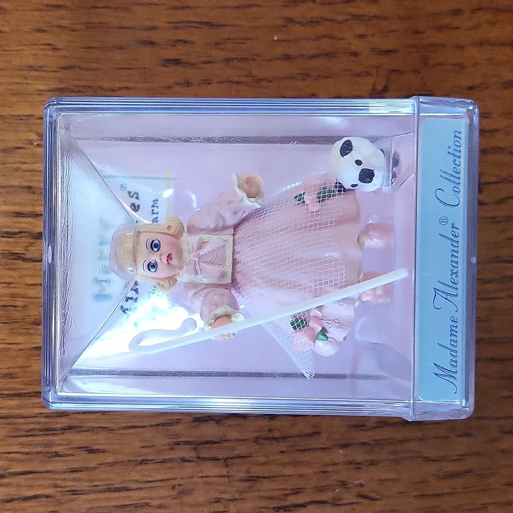 Hallmark Merry Miniatures Mary Had a Little Lamb Figure